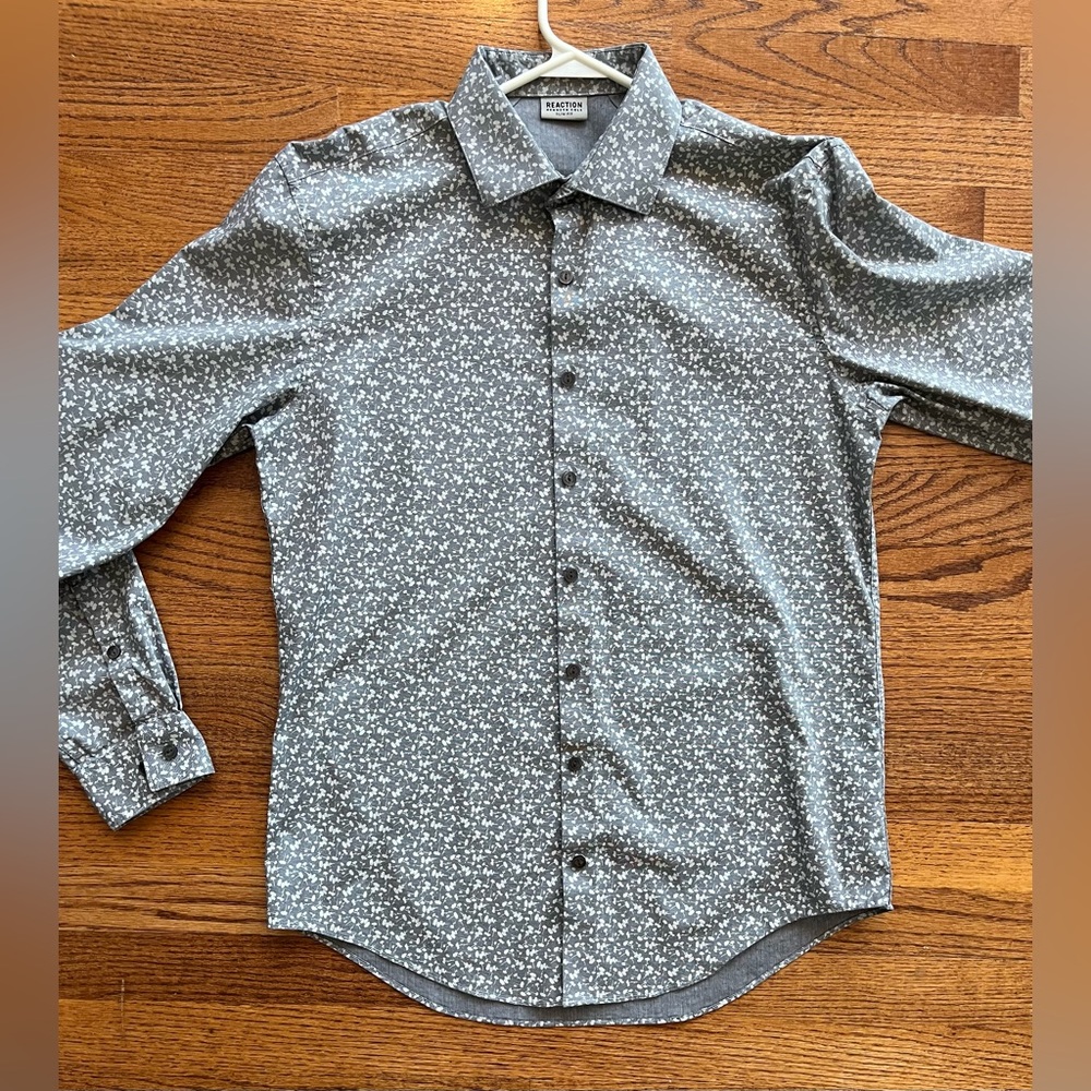 Kenneth Cole Reaction - Patterned Button Down Shirt - Size M, Slim Fit